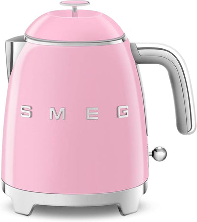 Smeg 0.8 L Mini Cordless Electric Kettle - KLF05PKUS|Mini bouilloire électrique Smeg sans fil de 0,8 l - KLF05PKUS