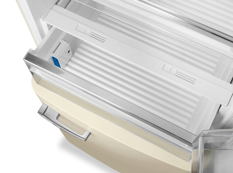 Smeg 18 Cu. Ft. Retro Bottom-Freezer Refrigerator - FAB38URCR