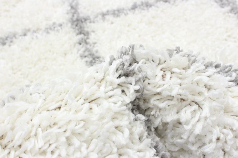 Helma Diamond Cream Shag 3'11\" X 5'11\" Area Rug