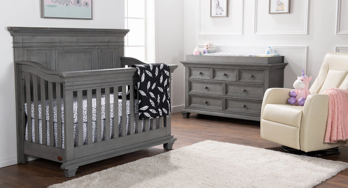 Is Now the Right Time to Move Your Child from a Crib to a Toddler Bed?|Quand devriez-vous transférer votre enfant d'un lit de bébé à un lit de bambin?