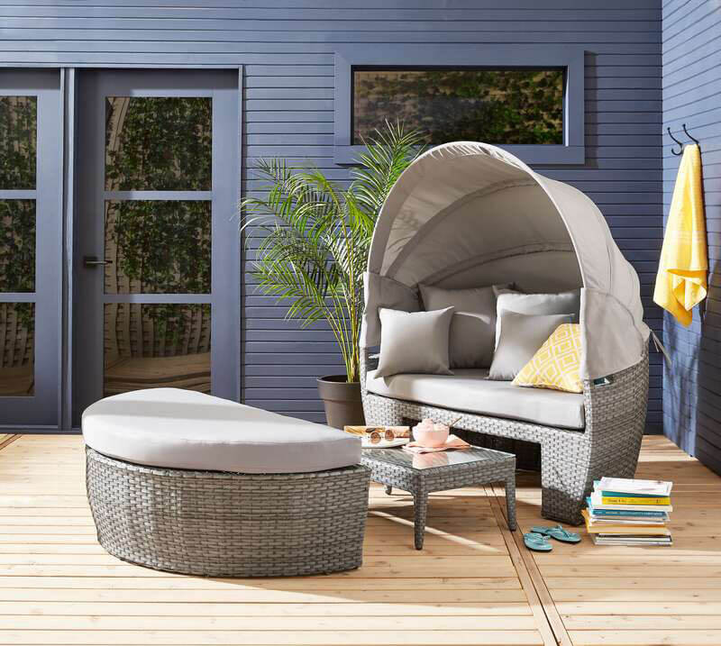 Get the Most Out of Your Patio Furniture|Cet été, tirez le meilleur parti de vos meubles pour la terrasse