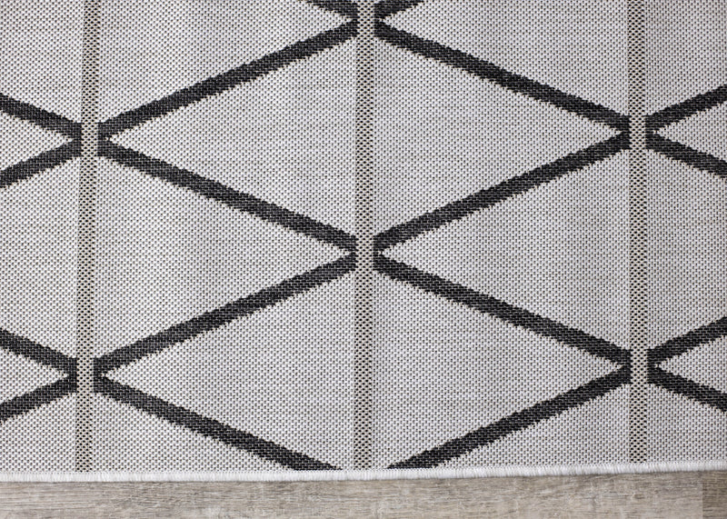 Jackson Diamond Indoor/Outdoor Area Rug - 7'10\" x 10'6\"