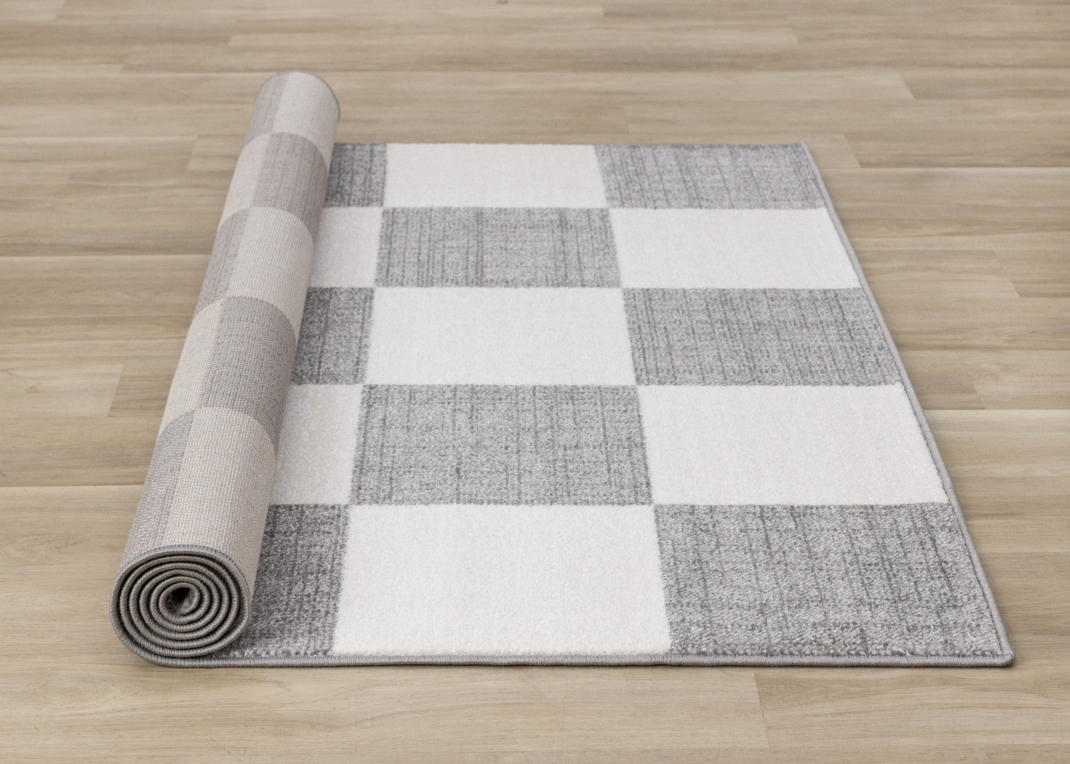 Covington Grey White Checkered Pattern Rug, 5'3