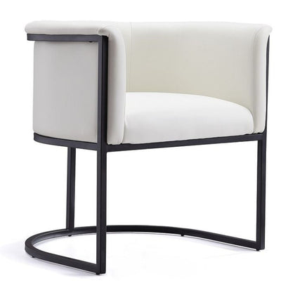 Manhattan Comfort Cosmopolitan Faux Leather Dining Chair - White & Black|Chaise de salle à manger Cosmopolitan de Manhattan Comfort en similicuir - blanche et noire