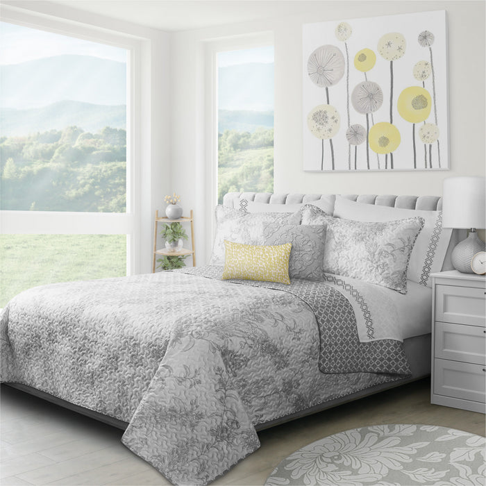 King Size 3-Piece Reversible Quilt Set - Grey and White Floral Botanical Print 