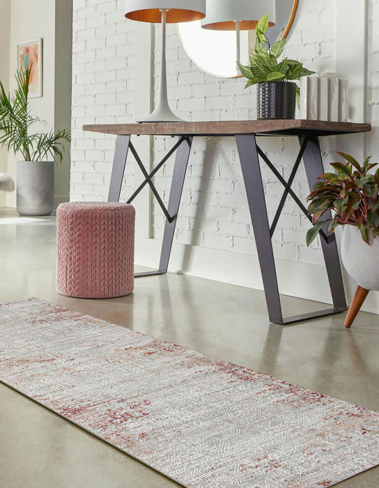 Amber Traditional 2'2\" x 7'7\" Runner Rug in Red Indoor Area Rug