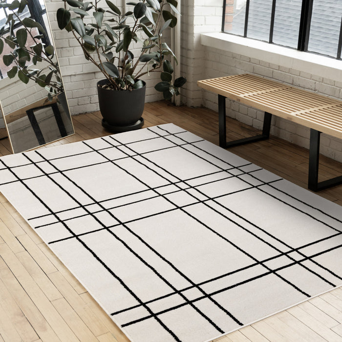 Covington Grey White Checkered Pattern Rug, 5'3\" x 7'7\" Indoor Area Rug