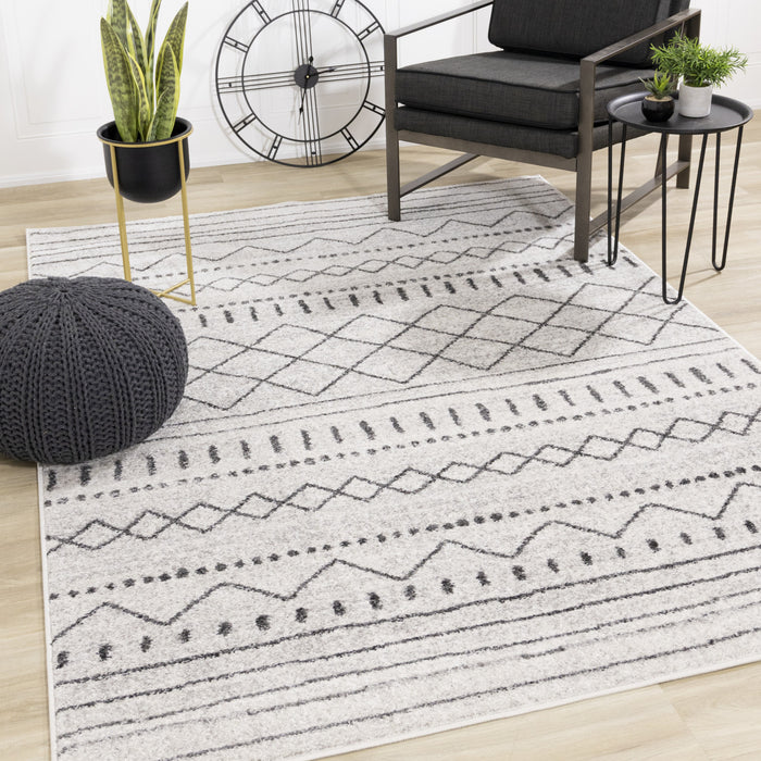 Emmett Grey Tribal Inspired Frieze Rug, 5'3\" x 7'7\" Indoor Area Rug