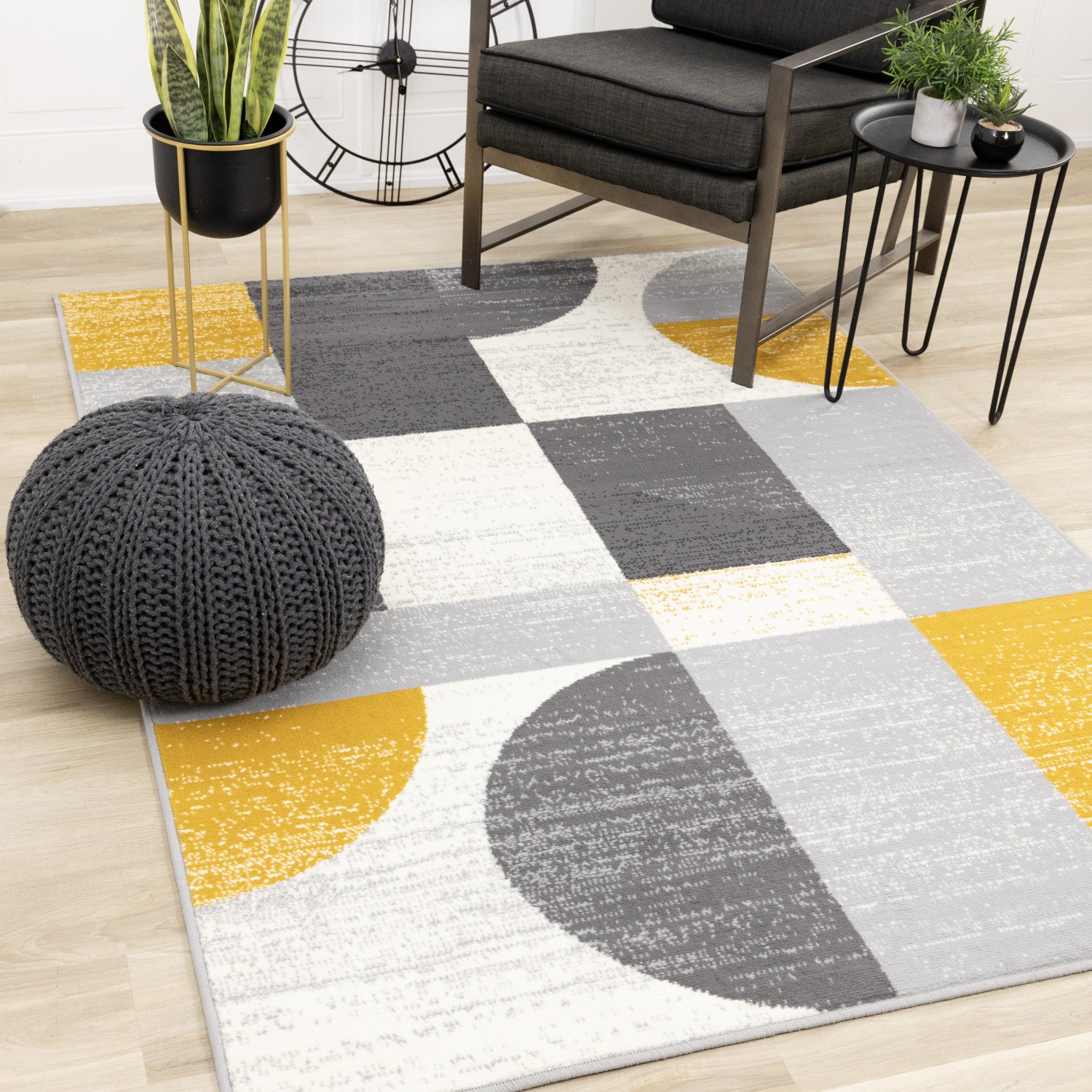 Florence Geometric Shapes Area Rug - 4'7