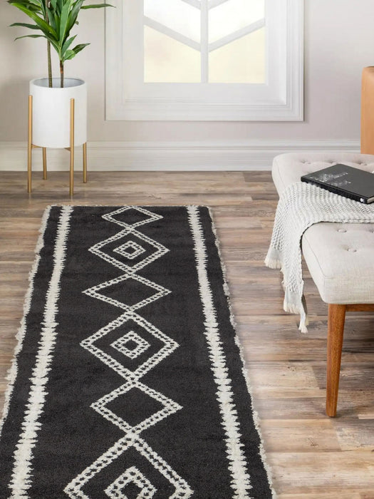 Zelda Contemporary 2'3\" x 7'6\" Runner Rug in Black Indoor Area Rug