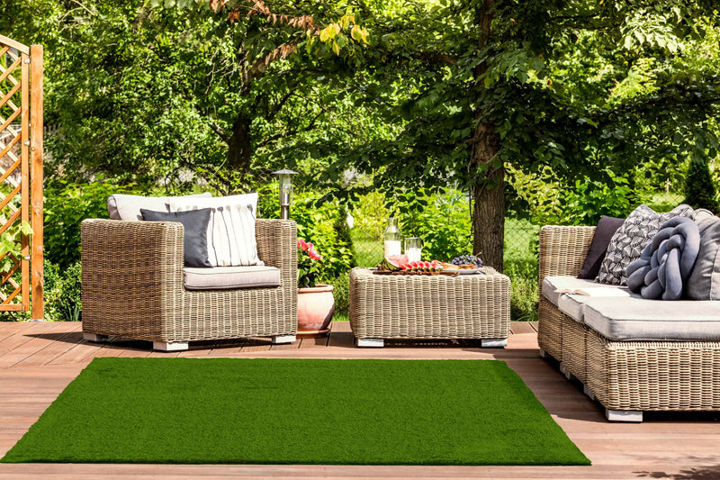 Contemporary 6'0\" x 9'0\" Faux Grass Rug in Green Outdoor Area Rug