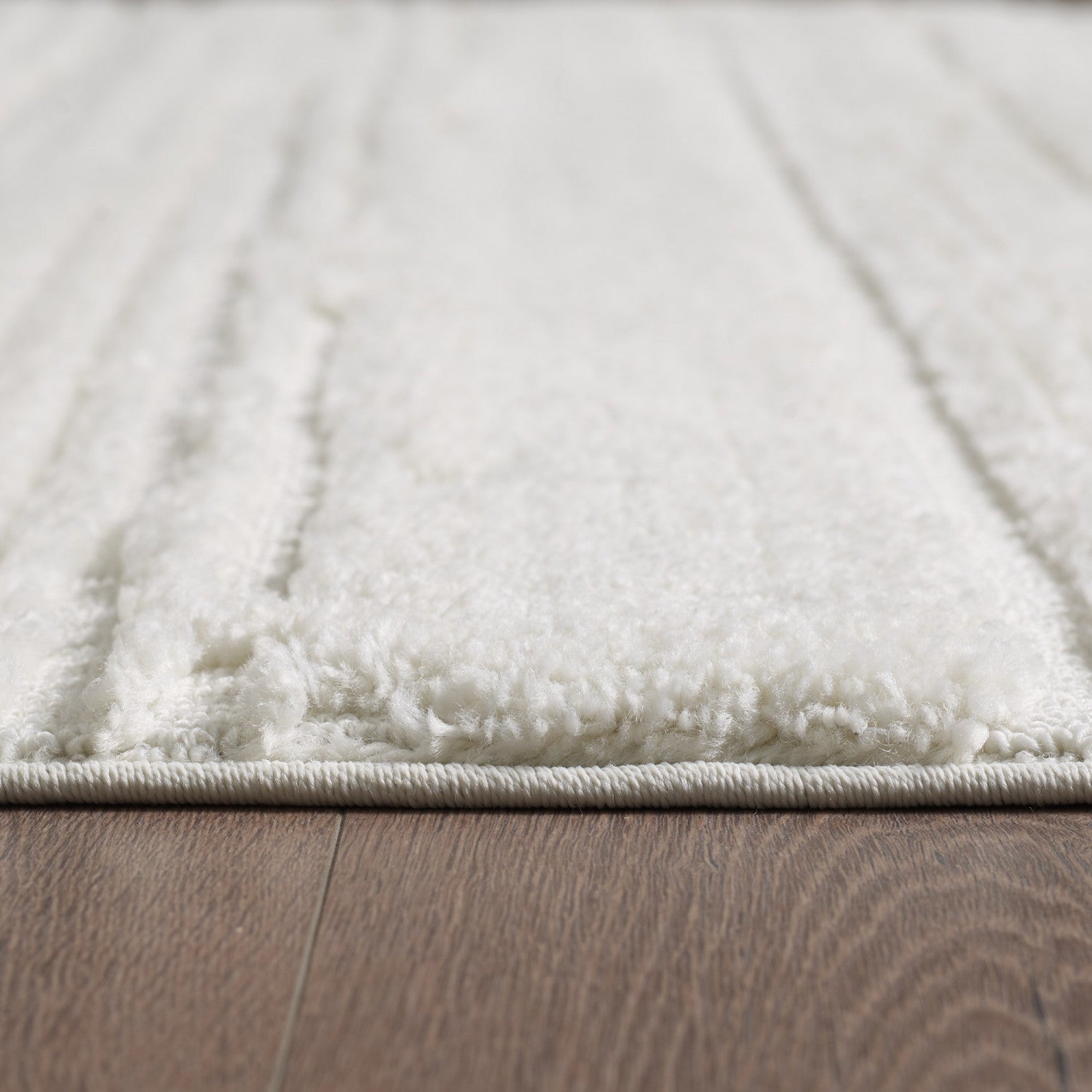 Quinto Cream Waves Shag Area Rug - 2'7