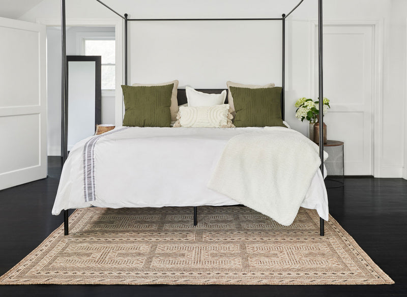 Hazel Transitional 6'6\" x 9'0\" Area Rug in Ivory Indoor Area Rug