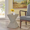Zane 18" MGO Geometric Twisted Accent Table, Unique Wood Grain Indoor Side Table, Grey | Table d'appoint geometrique torsadee Zane 18 pouces MGO, table laterale interieure a grain de bois, gris