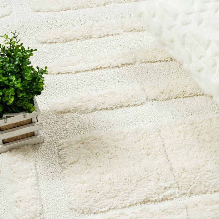 Lola Plaid Cream Shag Area Rug - 6'7\" x 9'6\"