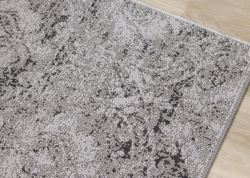 Jackson Distressed Damask Indoor/Outdoor Area Rug - 5'3\" x 7'7\"
