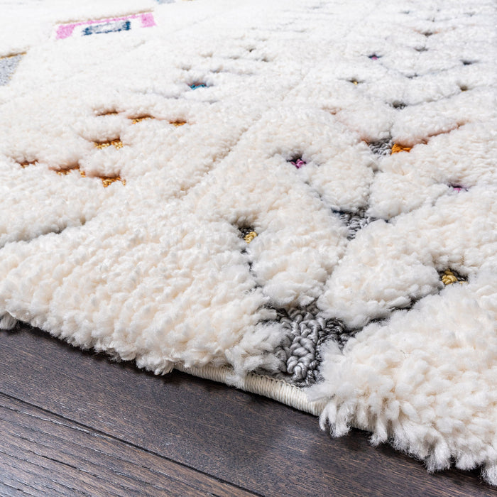 Lola Diamond Motif Shag Area Rug - 2'7\" x 8'