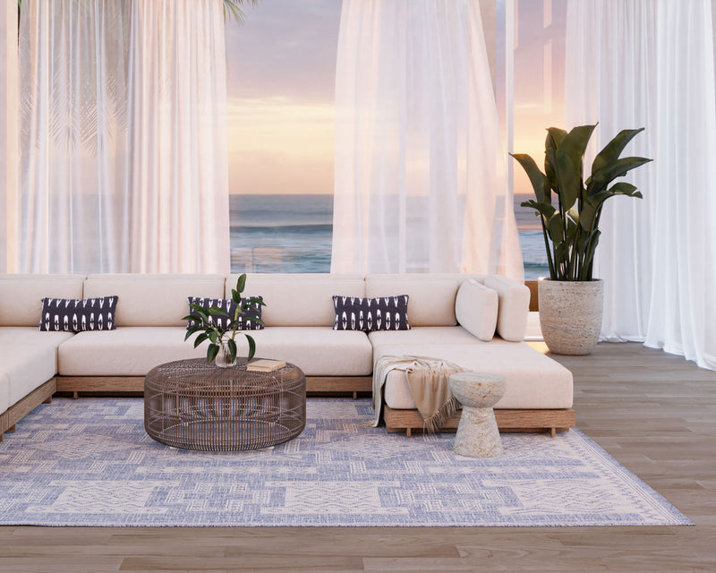 Nyra Transitional 6'6\" x 9'0\" Area Rug in Blue Indoor Area Rug