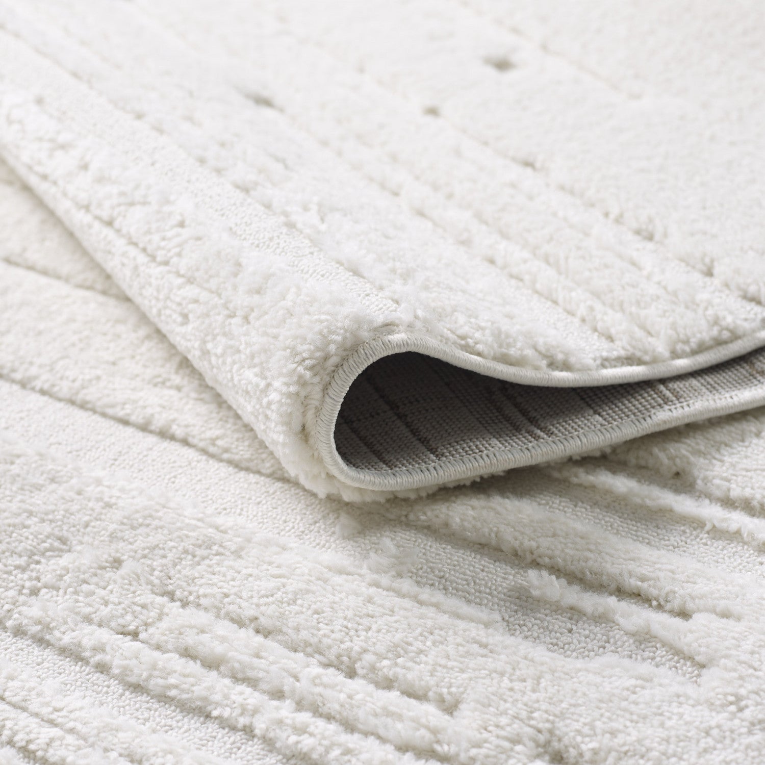 Quinto Cream Waves Shag Area Rug 2'7" x 8' The Brick