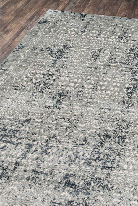 Mabel Traditional 7'9\" x 9'10\" Area Rug in Green Indoor Area Rug