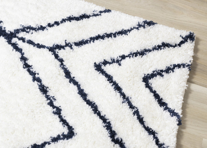 Taylor Diamonds Shag Area Rug - 5'3\" x 7'7\"
