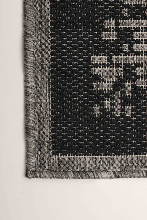Edge Grey Area Rug - 2'8\" x 8'2\"