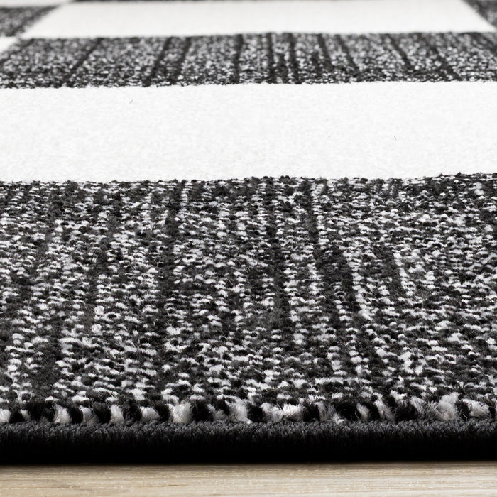 Covington Black White Checkered Pattern Rug, 5'3\" x 7'7\" Indoor Area Rug