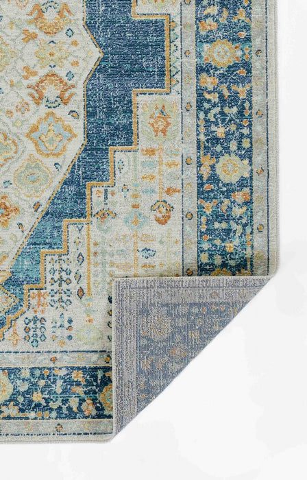 Kinsley Traditional 5'3\" x 7'3\" Area Rug in Blue Indoor Area Rug