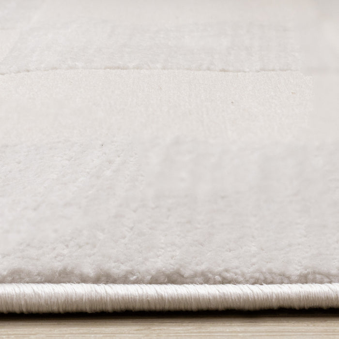 Leonardo White Grey Checkered Area Rug - 6'7\" x 9'6\"