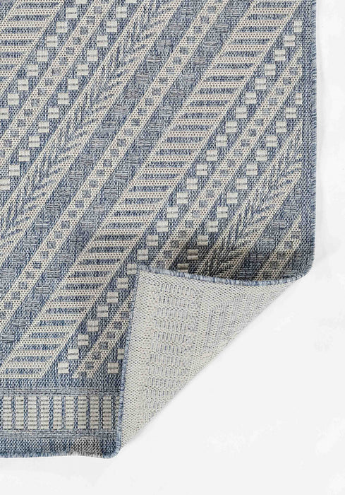 Livia Transitional 5'3\" x 7'0\" Area Rug in Blue Indoor Area Rug