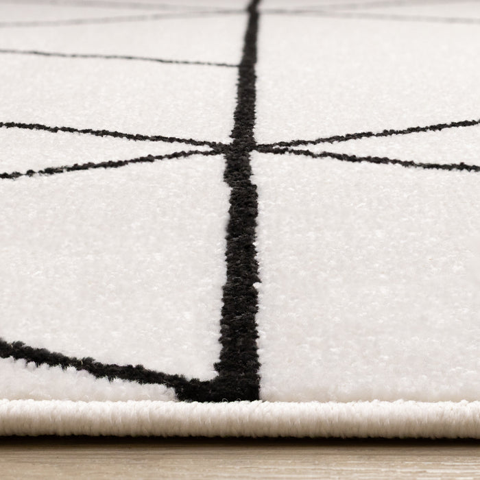 Covington White Black Modern Geometric Trellis Design Rug, 5'3\" x 7'7\" Indoor Area Rug