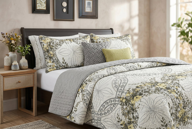 Forever Yellow 3-Piece Reversible Floral Quilt Set King Size