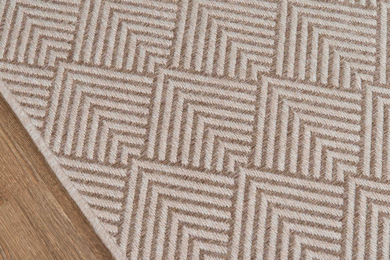 Laura Contemporary 6'7\" x 9'6\" Area Rug in Ivory Indoor Area Rug