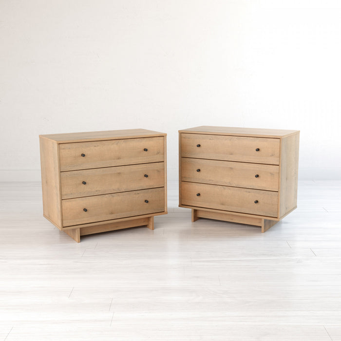 Finnley 3-drawer Nightstand - Natural Oak