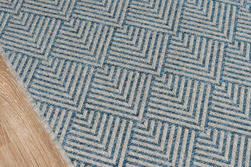 Laura Contemporary 6'7\" x 9'6\" Area Rug in Blue Indoor Area Rug