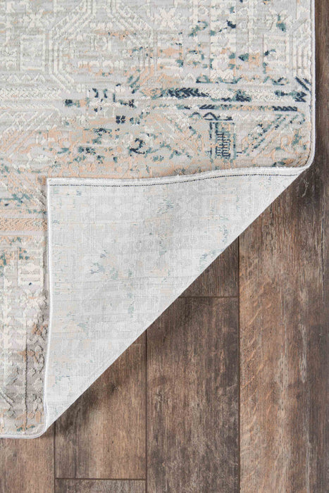 Amber Traditional 5'1\" x 7'7\" Area Rug in Grey Indoor Area Rug