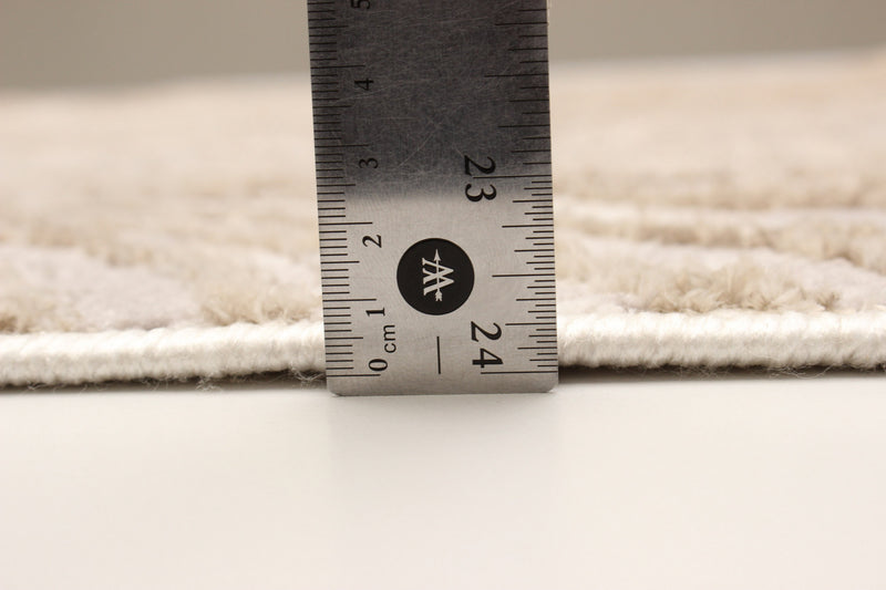 Kamala Grey Area Rug - 5'0\" x 8'0\"