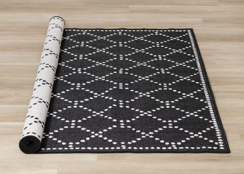 Brooke Reversible Diamonds Indoor/Outdoor Area Rug - 5'3\" x 7'7\"