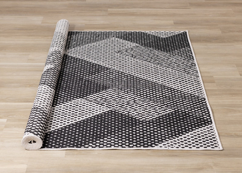 Brooke Two-Sided Chevron Outdoor Area Rug - 7'10\" x 11'2\"