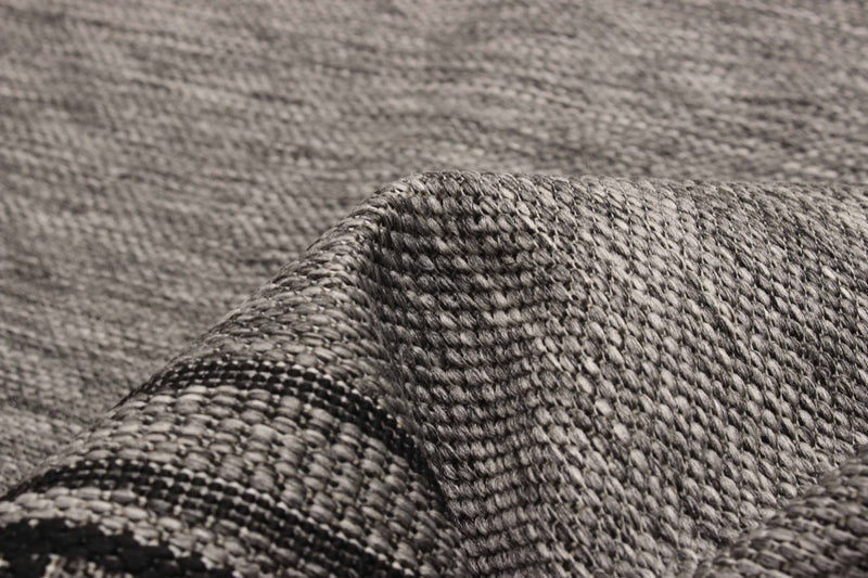 Versach Grey Area Rug - 5'0\" x 8'0\"