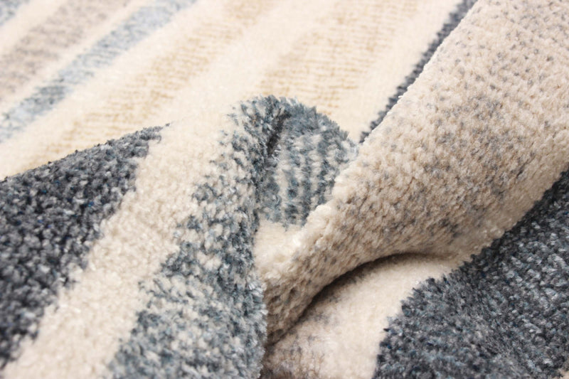 Axel Ivory Area Rug - 5'0\" X 8'0\"   