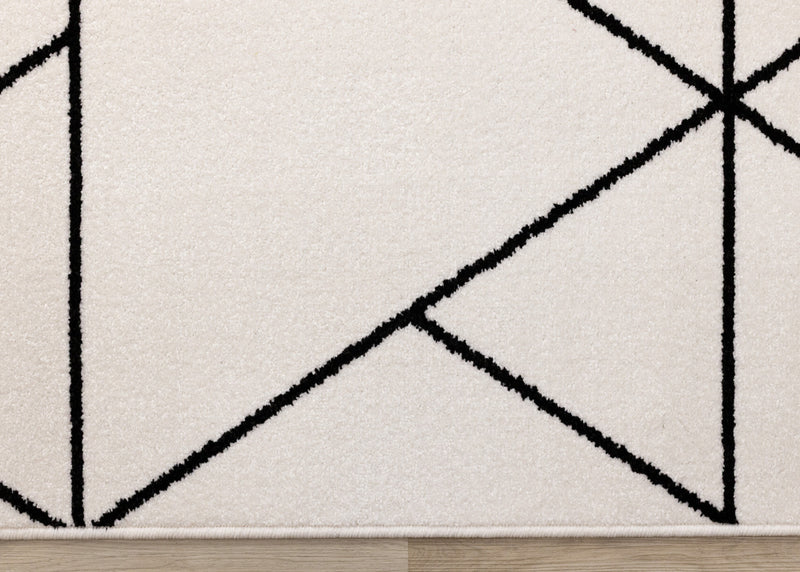 Covington White Black Modern Geometric Trellis Design Rug, 5'3\" x 7'7\" Indoor Area Rug