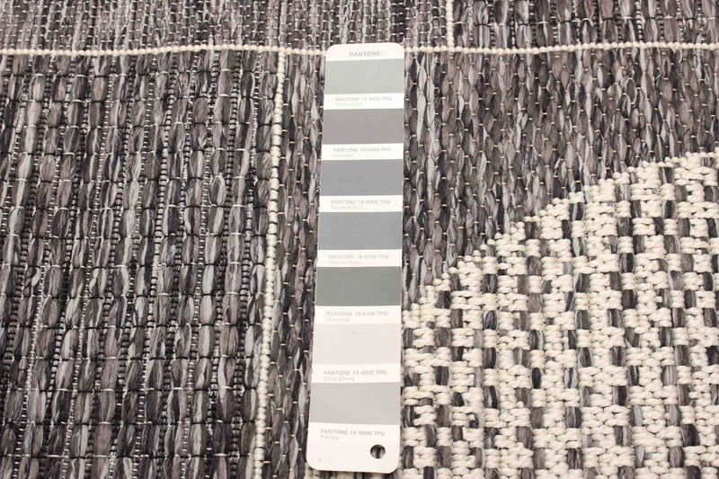 Bodhi Grey Area Rug - 2'8\" x 8'2\"