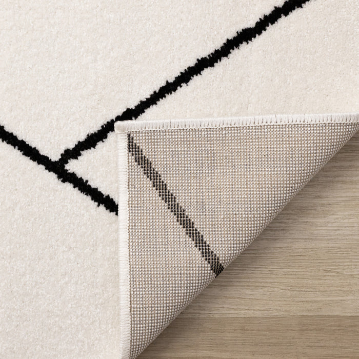 Covington White Black Modern Geometric Trellis Design Rug, 5'3\" x 7'7\" Indoor Area Rug