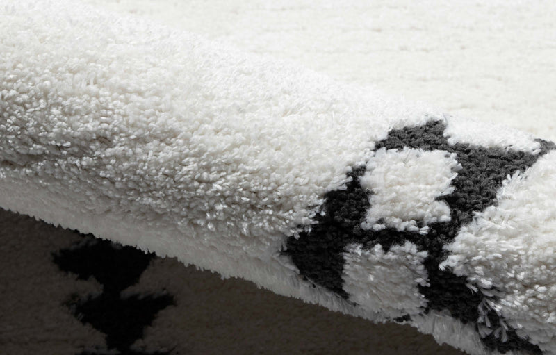 Zelda Contemporary 2'3\" x 7'6\" Runner Rug in Ivory Indoor Area Rug