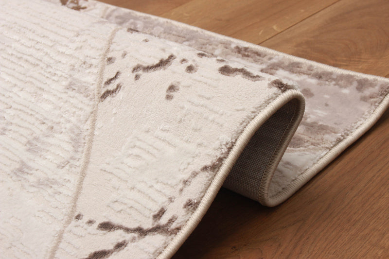 Vivian Ivory Area Rug - 5'0\" X 8'0\"   