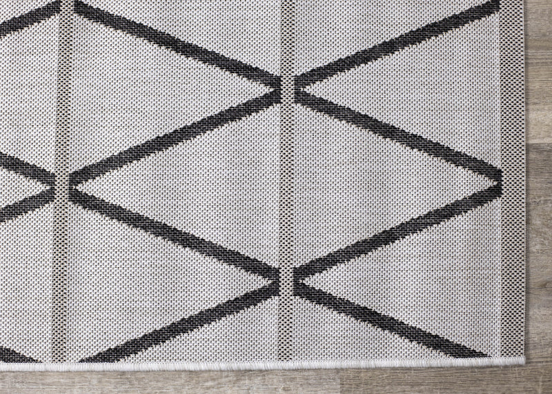 Jackson Diamond Indoor/Outdoor Area Rug - 7'10\" x 10'6\"