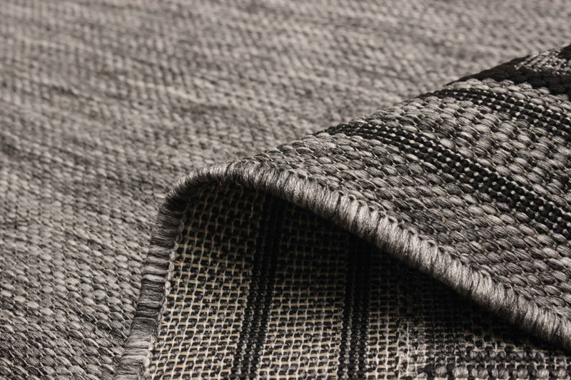 Versach Grey Area Rug - 5'0\" x 8'0\"