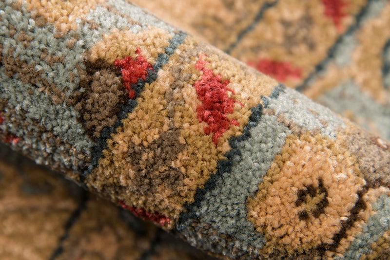 Lynda Traditional 7'10\" x 9'10\" Area Rug in Ivory Indoor Area Rug