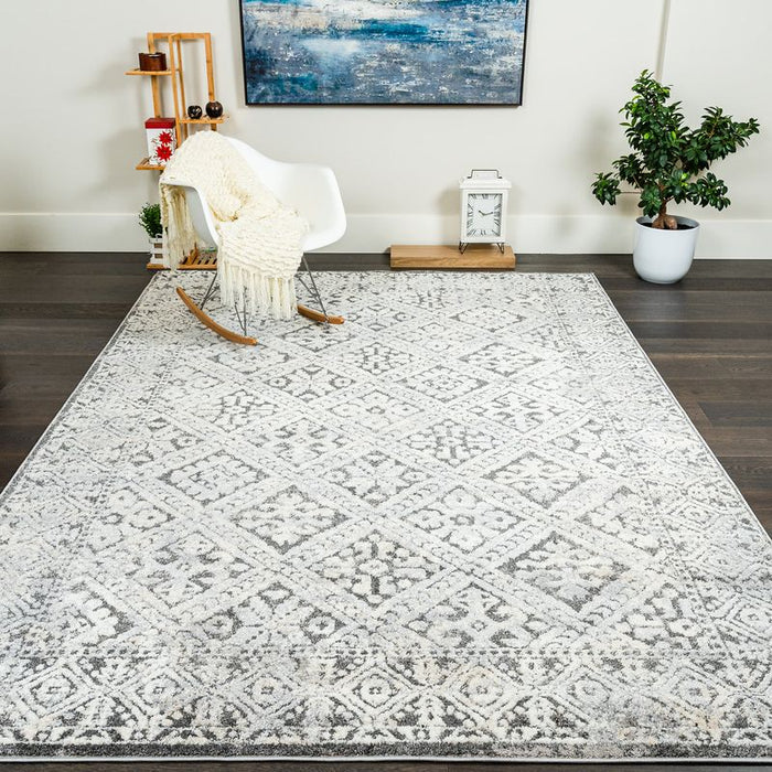 Darius Vintage Grey Diamond Area Rug - 6'7\" x 9'6\"